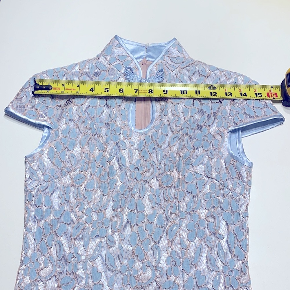 Pale blue lace qipao - Picture 3 of 7